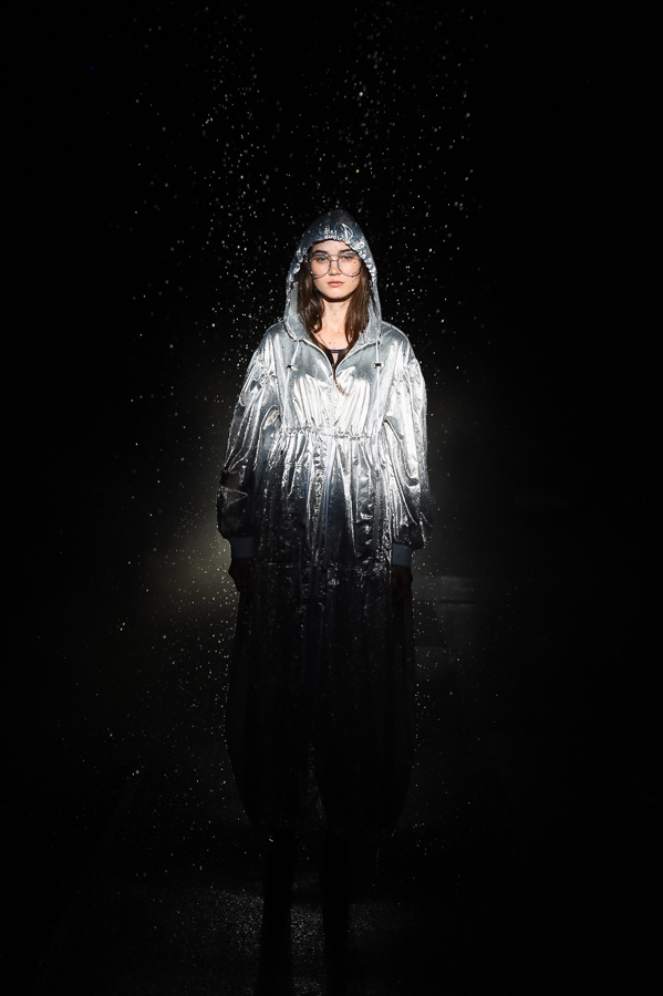 ディーベック 2018年春夏コレクション - "水"を受け入れ"雨"を弾く｜写真48