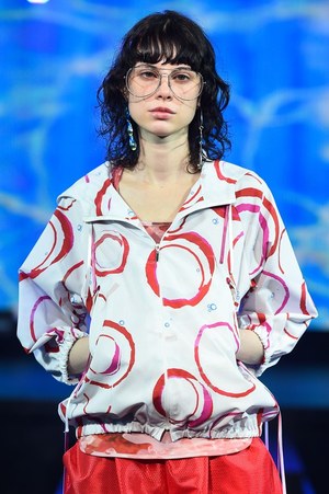 ディーベック 2018年春夏コレクション - "水"を受け入れ"雨"を弾く｜写真6