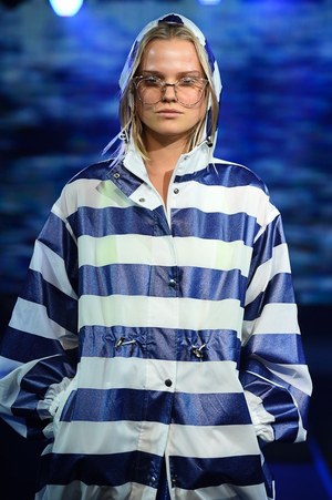 ディーベック 2018年春夏コレクション - "水"を受け入れ"雨"を弾く｜写真37