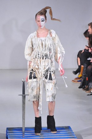 ベルンハルト ウィルヘルム(Bernhard Willhelm) 2012-13年秋冬 ウィメンズコレクション  - 写真1