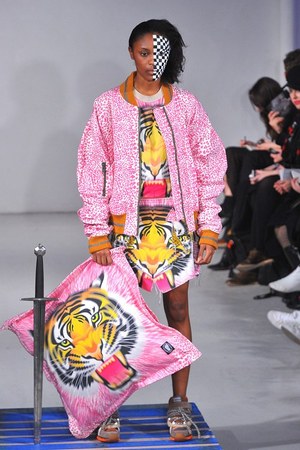 ベルンハルト ウィルヘルム(Bernhard Willhelm) 2012-13年秋冬 ウィメンズコレクション  - 写真64