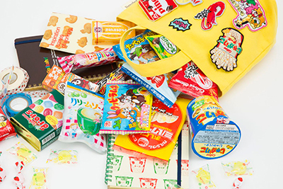 ルミネ｜カルビーの新業態「Yesterday’s tomorrow」懐かしいお菓子が大集合、雑貨販売も