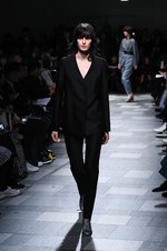 ユナイテッド トウキョウ 2018年春夏コレクション - ”浮世絵”など日本伝統を洗練されたモードに｜写真11