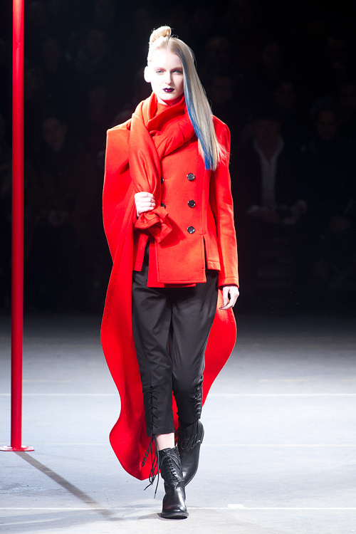 ヨウジヤマモト(Yohji Yamamoto) 2012-13年秋冬 ウィメンズコレクション シルエット - 写真22