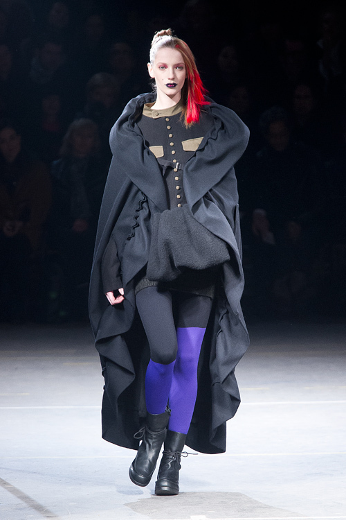 ヨウジヤマモト(Yohji Yamamoto) 2012-13年秋冬 ウィメンズコレクション シルエット - 写真24