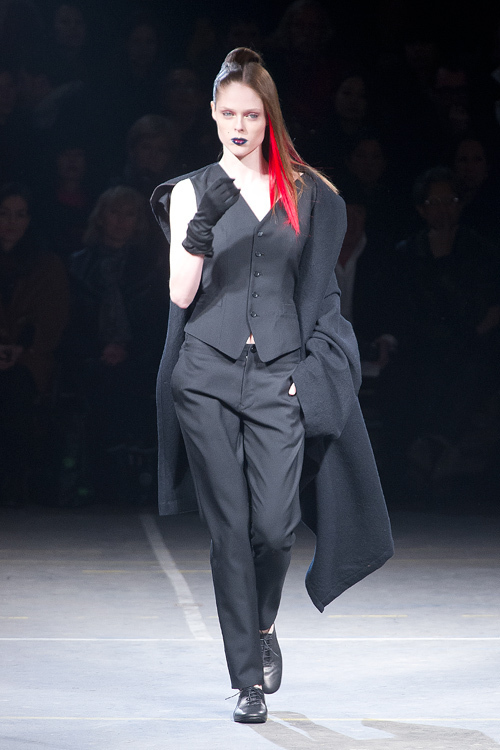 ヨウジヤマモト(Yohji Yamamoto) 2012-13年秋冬 ウィメンズコレクション シルエット - 写真25