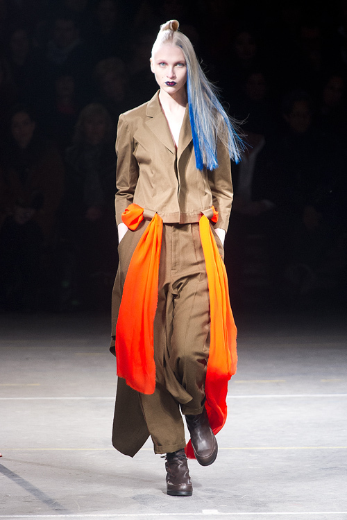 ヨウジヤマモト(Yohji Yamamoto) 2012-13年秋冬 ウィメンズコレクション シルエット - 写真26