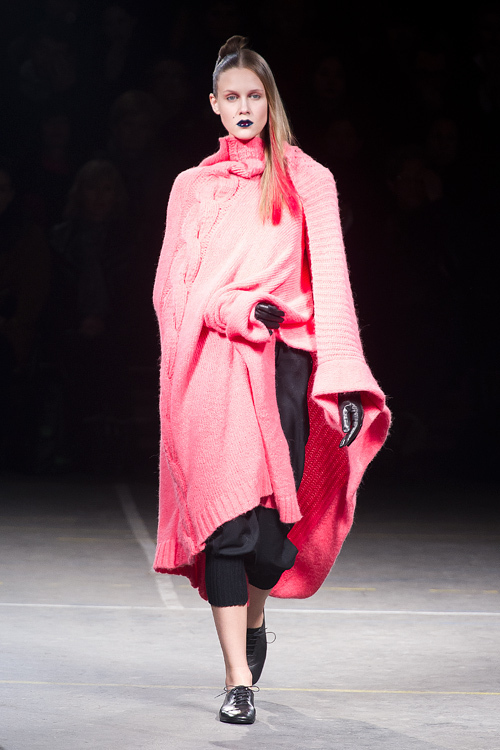 ヨウジヤマモト(Yohji Yamamoto) 2012-13年秋冬 ウィメンズコレクション シルエット - 写真28