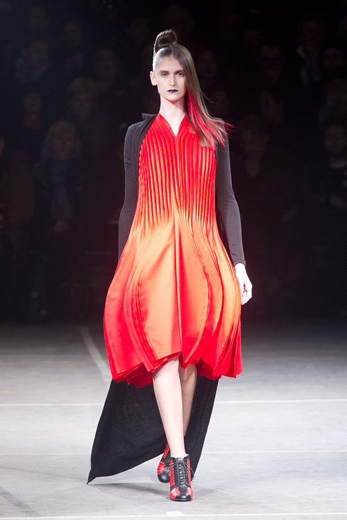 ヨウジヤマモト(Yohji Yamamoto) 2012-13年秋冬 ウィメンズコレクション シルエット - 写真32