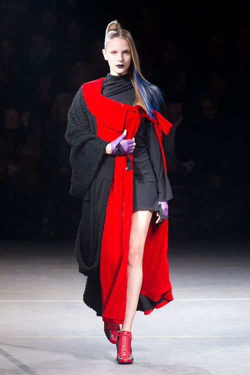 ヨウジヤマモト(Yohji Yamamoto) 2012-13年秋冬 ウィメンズコレクション シルエット - 写真37