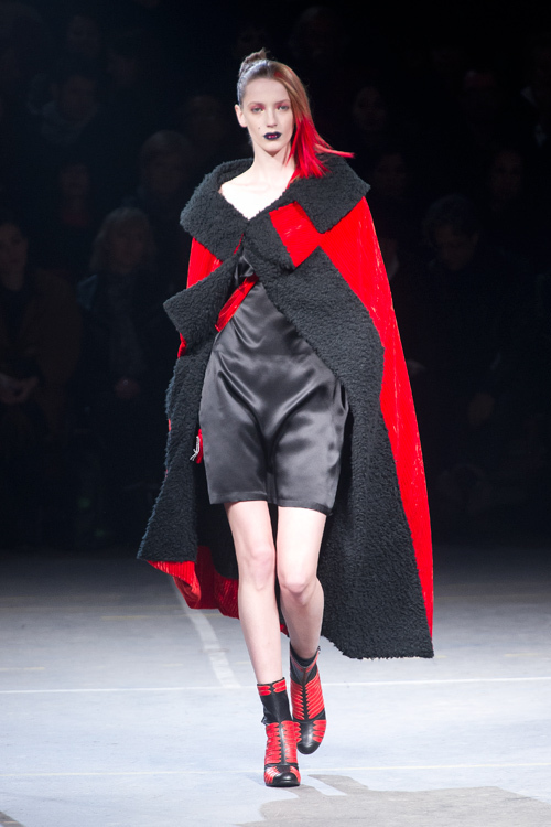 ヨウジヤマモト(Yohji Yamamoto) 2012-13年秋冬 ウィメンズコレクション シルエット - 写真39