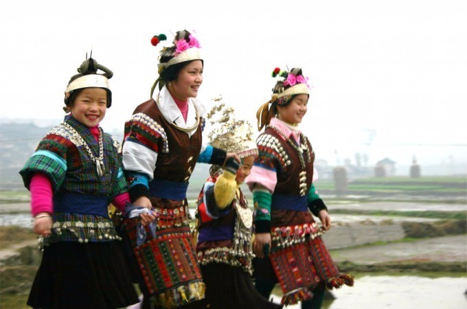 展覧会「ミャオ族の刺繍と暮らし展」中国の山岳に住む人々の美しい民族衣装と生活 | 写真