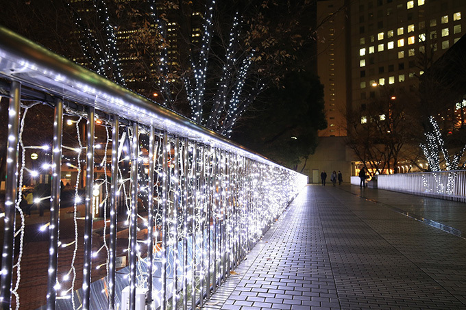 「イルミネーション ミュージアム 2017」西新宿の街全体がイルミネーションに、宇宙がテーマの点灯も｜写真4