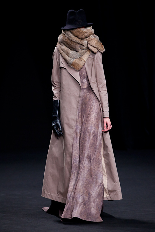 A.F.ヴァンデヴォースト(A.F.VANDEVORST) 2012-13年秋冬 ウィメンズコレクション  - 写真2