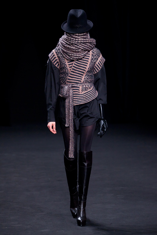 A.F.ヴァンデヴォースト(A.F.VANDEVORST) 2012-13年秋冬 ウィメンズコレクション  - 写真6