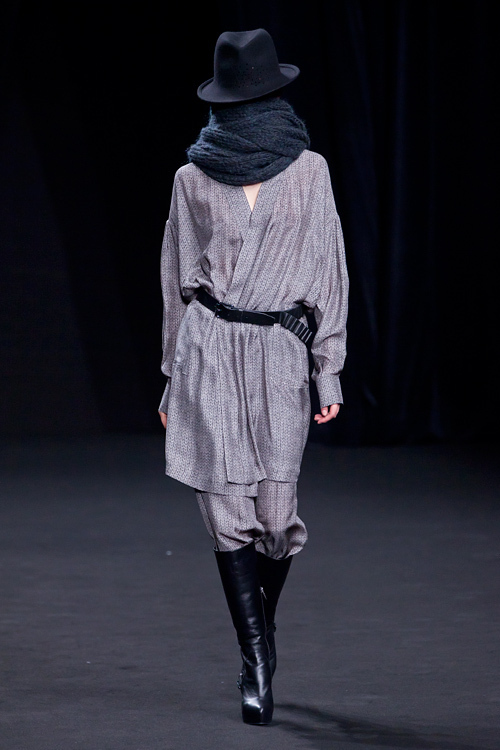 A.F.ヴァンデヴォースト(A.F.VANDEVORST) 2012-13年秋冬 ウィメンズコレクション  - 写真11