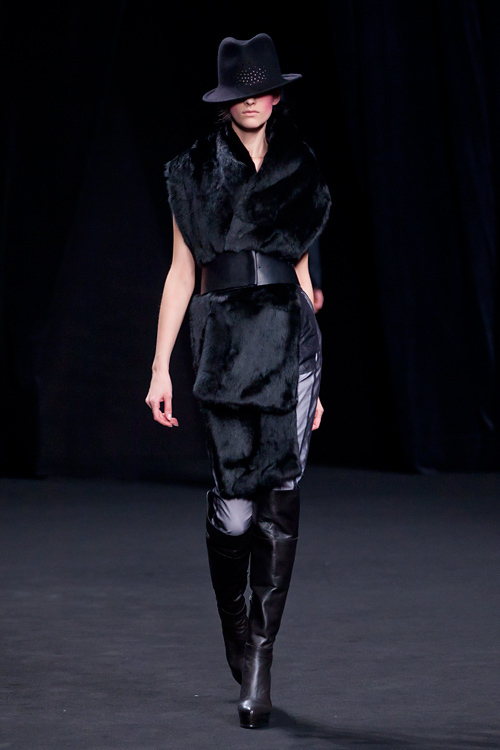 A.F.ヴァンデヴォースト(A.F.VANDEVORST) 2012-13年秋冬 ウィメンズコレクション  - 写真19