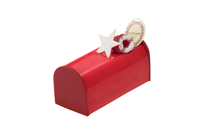 ラデュレのクリスマスケーキ - 赤い星で飾ったヘーゼルナッツのリング型ムースなど｜写真4