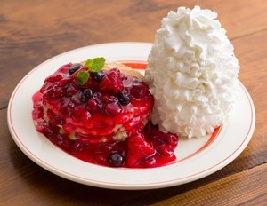 エッグスンシングス限定メニュー - 溢れそうな焼きマシュマロ&スイートポテトのパンケーキなど|写真2