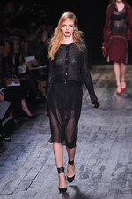 ニナ リッチ 2012-13年秋冬コレクション - 現在と過去を行き来するノスタルジックなコケティッシュガール｜写真18