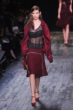 ニナ リッチ 2012-13年秋冬コレクション - 現在と過去を行き来するノスタルジックなコケティッシュガール｜写真19