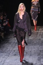 ニナ リッチ 2012-13年秋冬コレクション - 現在と過去を行き来するノスタルジックなコケティッシュガール｜写真22