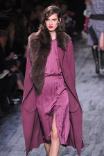 ニナ リッチ 2012-13年秋冬コレクション - 現在と過去を行き来するノスタルジックなコケティッシュガール｜写真38