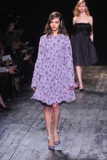 ニナ リッチ 2012-13年秋冬コレクション - 現在と過去を行き来するノスタルジックなコケティッシュガール｜写真42