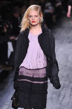 ニナ リッチ 2012-13年秋冬コレクション - 現在と過去を行き来するノスタルジックなコケティッシュガール｜写真46