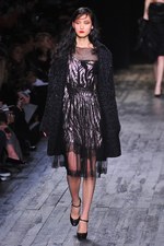 ニナ リッチ 2012-13年秋冬コレクション - 現在と過去を行き来するノスタルジックなコケティッシュガール｜写真48