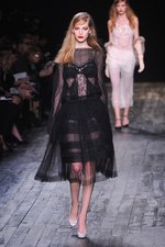 ニナ リッチ 2012-13年秋冬コレクション - 現在と過去を行き来するノスタルジックなコケティッシュガール｜写真62