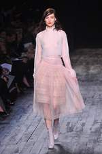 ニナ リッチ 2012-13年秋冬コレクション - 現在と過去を行き来するノスタルジックなコケティッシュガール｜写真65