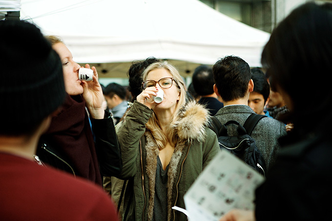 「Aoyama Sake Flea」青山 国連大学中庭で、全国31蔵元100種以上の日本酒を飲み比べ｜写真6