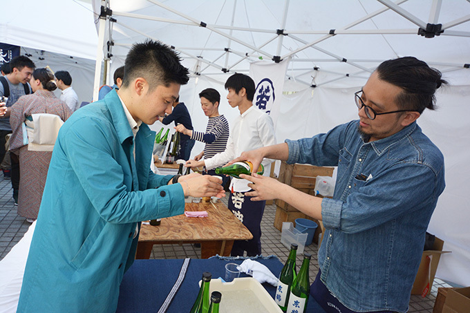 「Aoyama Sake Flea」青山 国連大学中庭で、全国31蔵元100種以上の日本酒を飲み比べ｜写真7