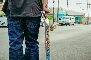 ボルコムの最新ジーンズ＆チノ - 快適な着心地・耐久性を誇る高機能パンツ