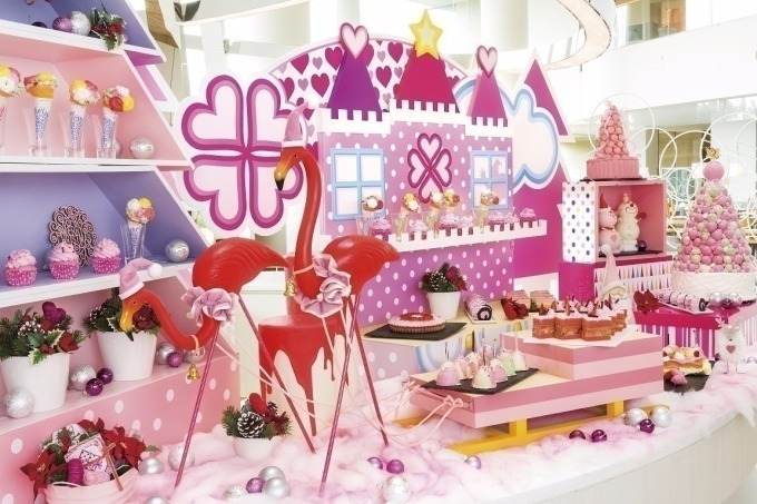 ヒルトン東京ベイ、ピンク好きに贈るクリスマススイーツブッフェ開催｜写真1