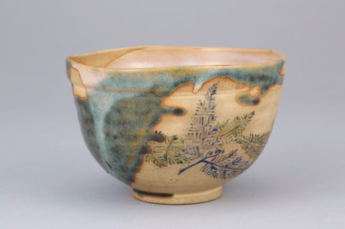 野々村仁清作「色絵忍草文茶碗」(江戸時代、17世紀)
