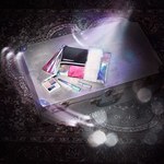 CHICCAのクリスマスコフレ、大人のラメアイライナー＆限定アイシャドウ、ラブレスコラボポーチも｜写真2