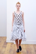 ノワール ケイ ニノミヤ 2018年春夏コレクション - 控えめな登場は黒の個性を際立たせる｜写真3