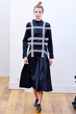 ノワール ケイ ニノミヤ 2018年春夏コレクション - 控えめな登場は黒の個性を際立たせる｜写真7