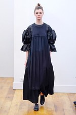 ノワール ケイ ニノミヤ 2018年春夏コレクション - 控えめな登場は黒の個性を際立たせる｜写真11