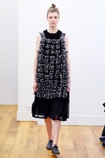 ノワール ケイ ニノミヤ 2018年春夏コレクション - 控えめな登場は黒の個性を際立たせる｜写真17