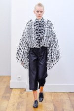 ノワール ケイ ニノミヤ 2018年春夏コレクション - 控えめな登場は黒の個性を際立たせる｜写真20