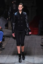 ロエベ(LOEWE) 2012-13年秋冬コレクション - 格調高いモダニティを誇る美しいブラックが印象的｜写真4