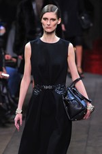 ロエベ(LOEWE) 2012-13年秋冬コレクション - 格調高いモダニティを誇る美しいブラックが印象的｜写真8