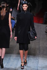 ロエベ(LOEWE) 2012-13年秋冬コレクション - 格調高いモダニティを誇る美しいブラックが印象的｜写真9