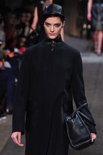 ロエベ(LOEWE) 2012-13年秋冬コレクション - 格調高いモダニティを誇る美しいブラックが印象的｜写真10