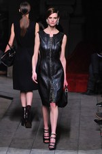 ロエベ(LOEWE) 2012-13年秋冬コレクション - 格調高いモダニティを誇る美しいブラックが印象的｜写真11