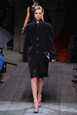 ロエベ(LOEWE) 2012-13年秋冬コレクション - 格調高いモダニティを誇る美しいブラックが印象的｜写真18