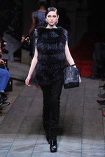 ロエベ(LOEWE) 2012-13年秋冬コレクション - 格調高いモダニティを誇る美しいブラックが印象的｜写真26